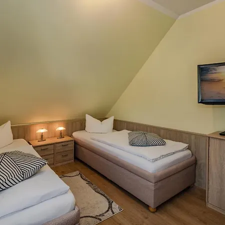 Haus Ines Дом отдыха Корсвандт